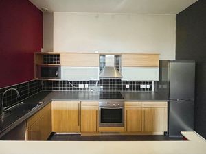 KITCHEN- click for photo gallery